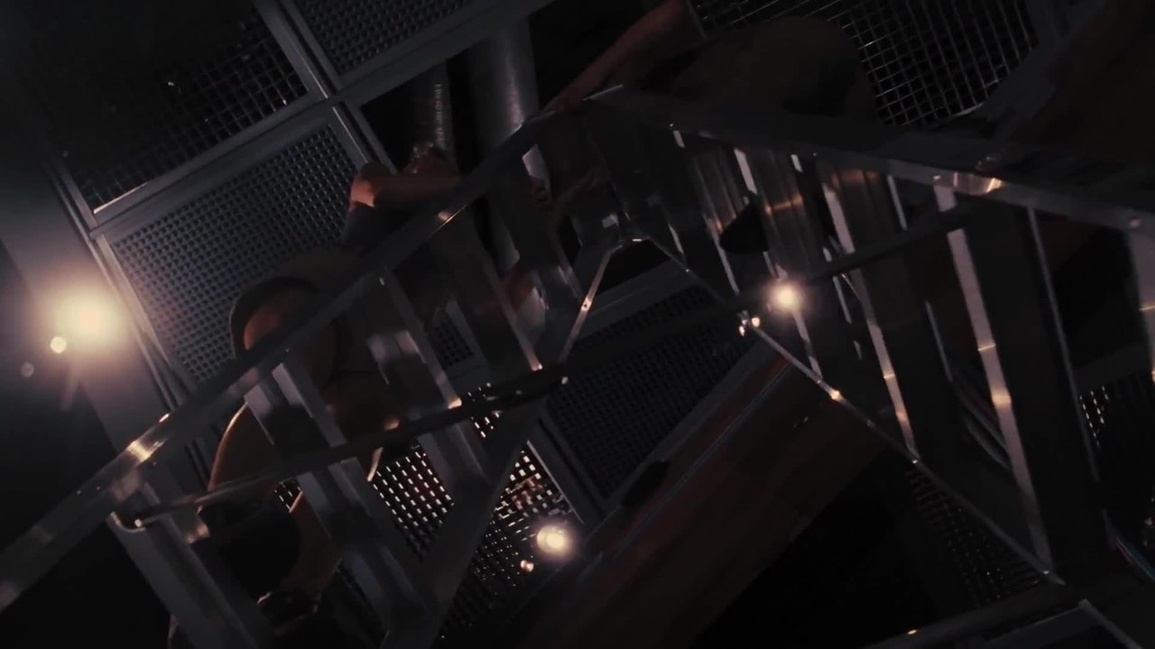 Jurassic Park 3D - Clip 2 Ein Velociraptor jagt die Gruppe (Deutsch) HD