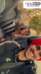 Neha Kakkar and Rohanpreet Singh's masti inside car