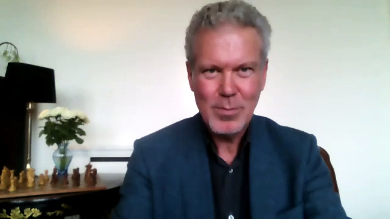 Andrew Eborn ULTIMATE GUIDE TO BEING A STREET PERFORMER with NATHAN EARL