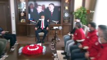- İzmir’deki arama kurtarma çalışmalarından dönen ÇEKUT’u Başkan Poyraz karşıladı