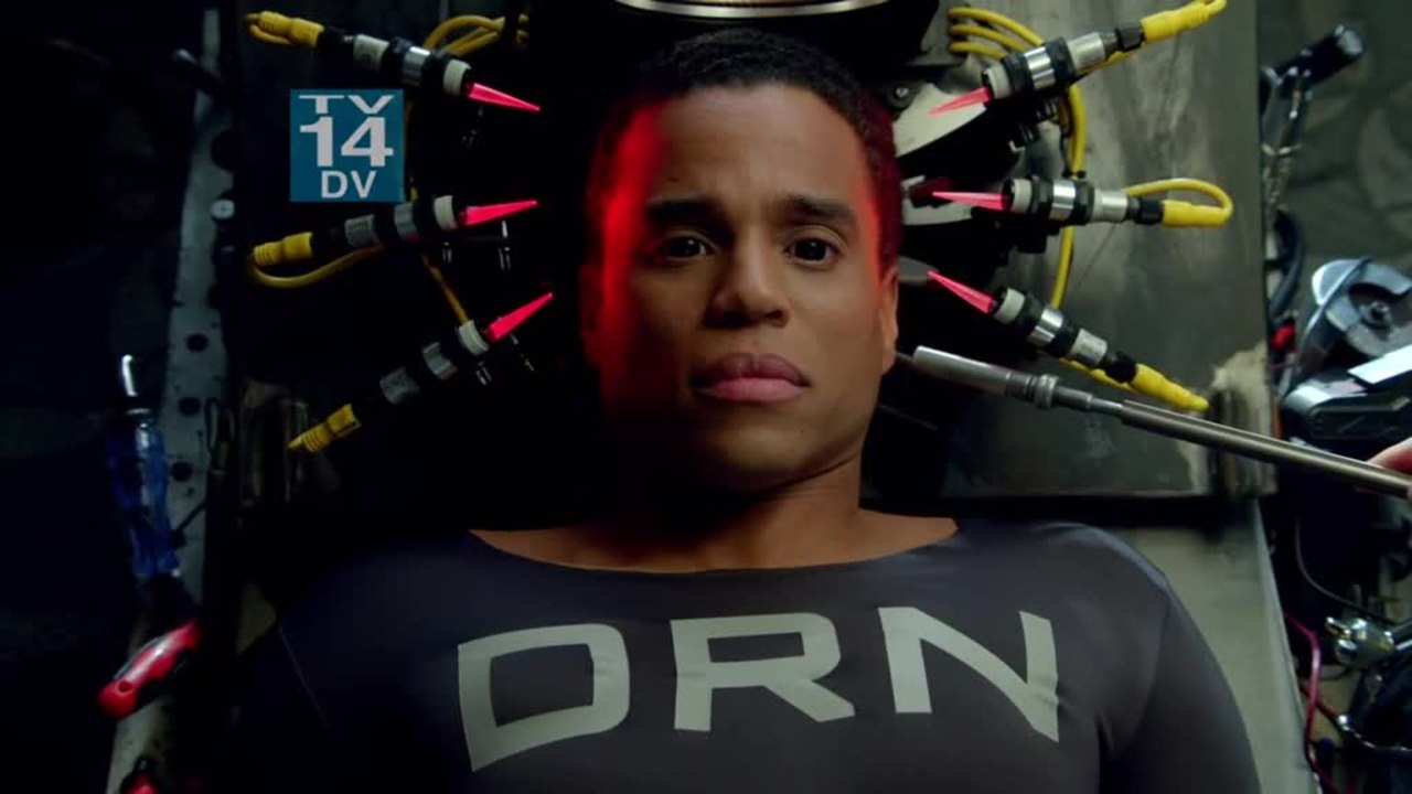 Almost Human - S01 Featurette Dorian (English) HD