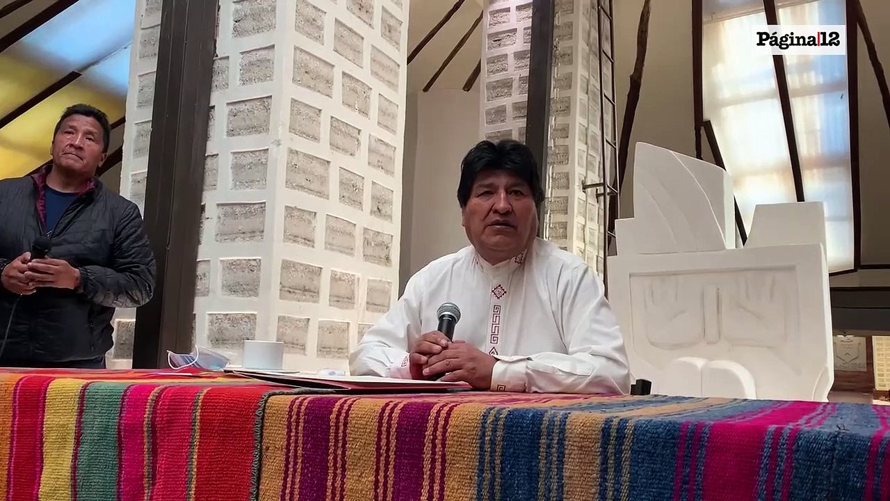 Conferencia de prensa en el palacio de sal, Uyuni.