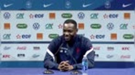 Bleus - Mandanda : "J'ai un rôle à jouer"