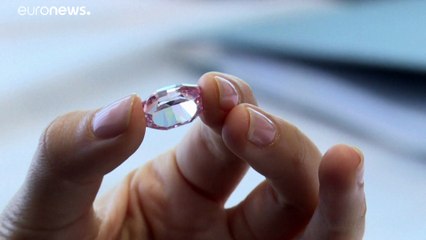 Σε δημοπρασία σπάνιο ροζ διαμάντι 14,83 καρατίων