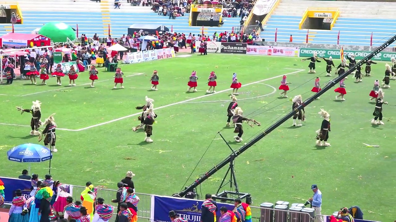 ASOCIACIÓN CULTURAL UNKAKOS – MACUSANI CARABAYA - DANZAS AUTÓCTONAS (CANDELARIA 2020)
