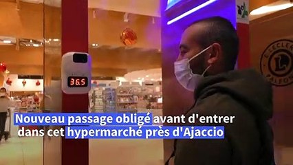 Covid-19: en Corse, un hypermarché installe des "tunnels de désinfection"