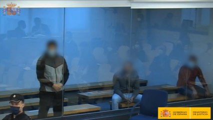 Video herunterladen: Dos de los tres acusados por atentados de Cataluña niegan hechos de acusación