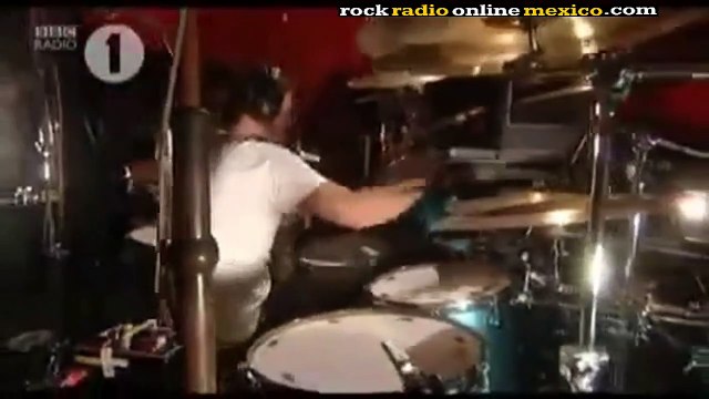 Them Crooked Vultures - New Fang (Live TV)