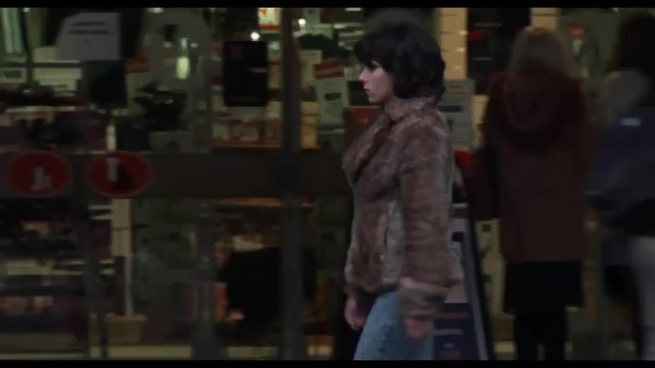 Under The Skin - Clip 1 (Deutsch) HD