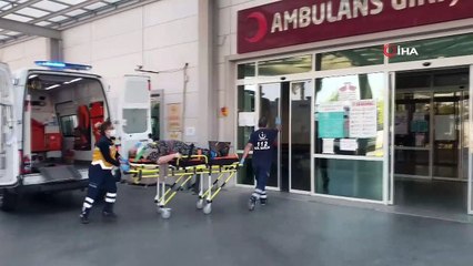 Lastiği patlayan otomobil devrilip ters döndü: 4 yaralı