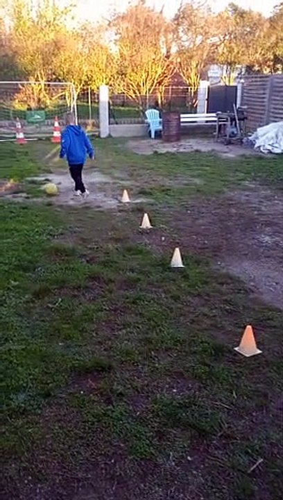 Exercice conduite de balle extérieur du pied U9/U11F