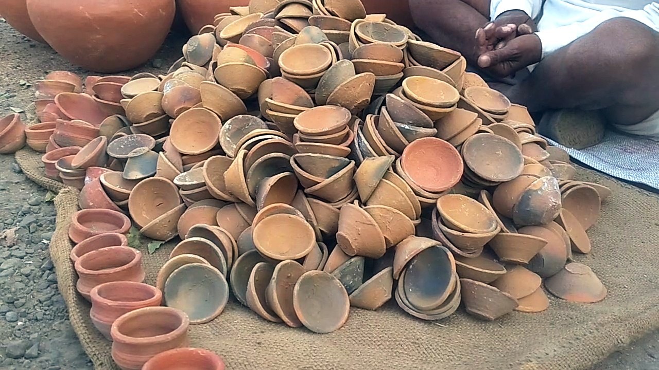 आगर मालवा: कुम्हारों को इस दीपावली पर्व पर ज्यादा कमाई की उम्मीद