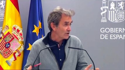 Fernando Simón no ve utilidad a los PCR en lo aeropuertos pese a haberlos aprobado Sanidad