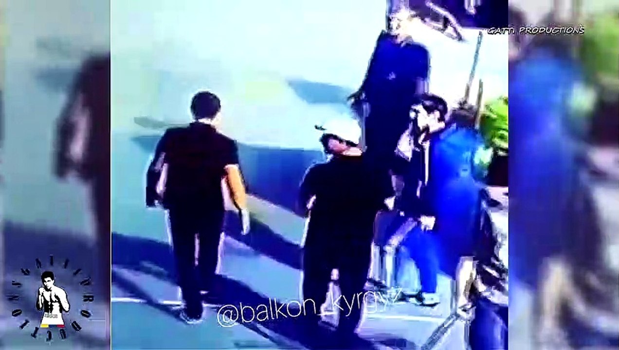 BOXERS in the street ||  BOXEADORES peleando en la calle