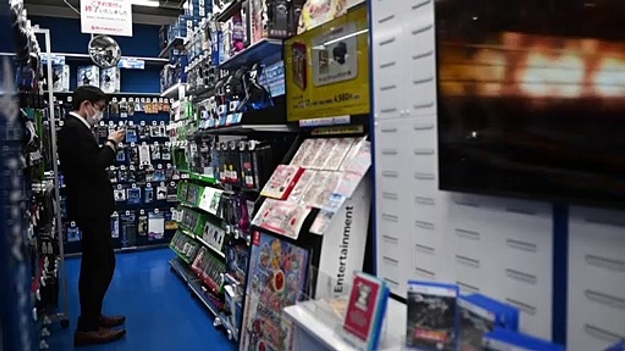 Microsoft lanza su nueva Xbox, dos días antes que Sony