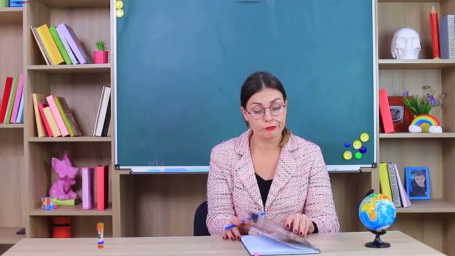 ¡La Familia Addams En La Escuela! / 9 Útiles Escolares De La Familia Addams