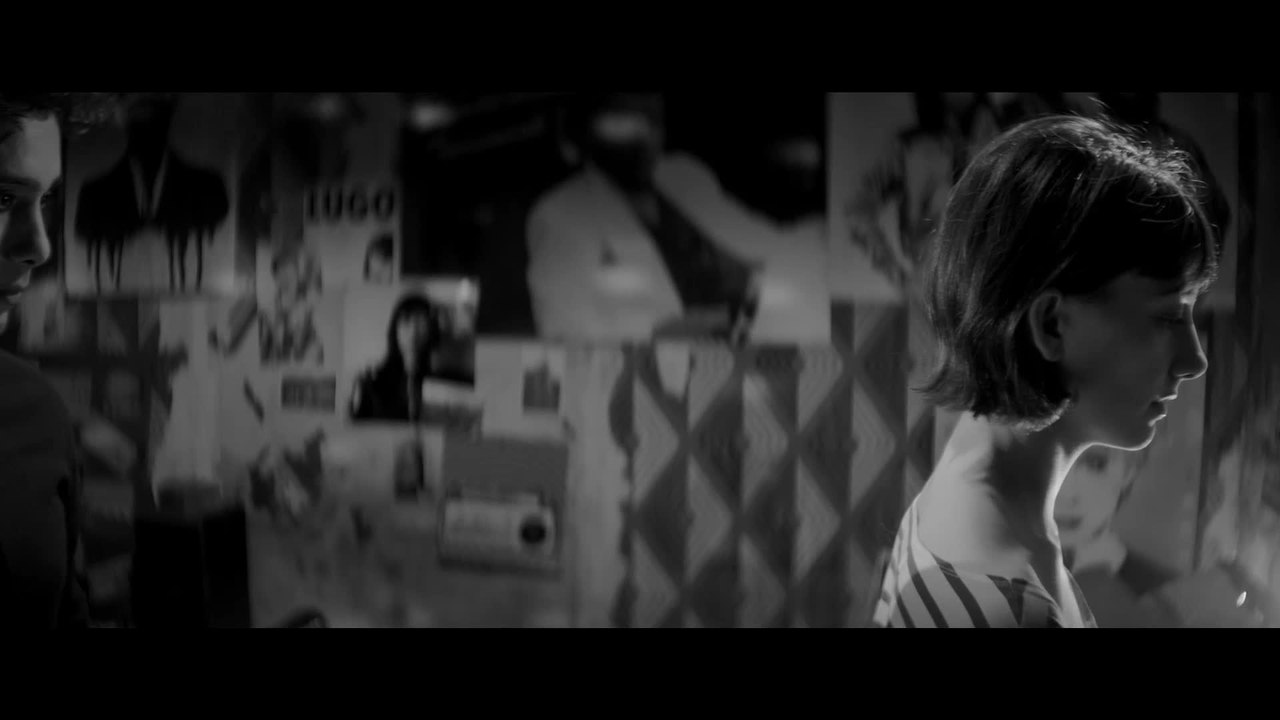 A Girl Walks Home Alone At Night - Clip 6 (Deutsch) HD