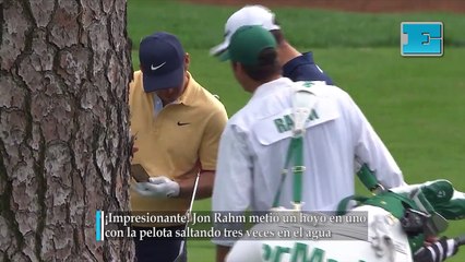 Jon Rahm metió un hoyo en uno con la pelota saltando tres veces en el agua
