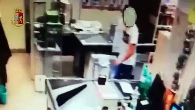 Bitonto (BA) - Rapina armata in un supermercato arrestato 25enne (10.11.20)