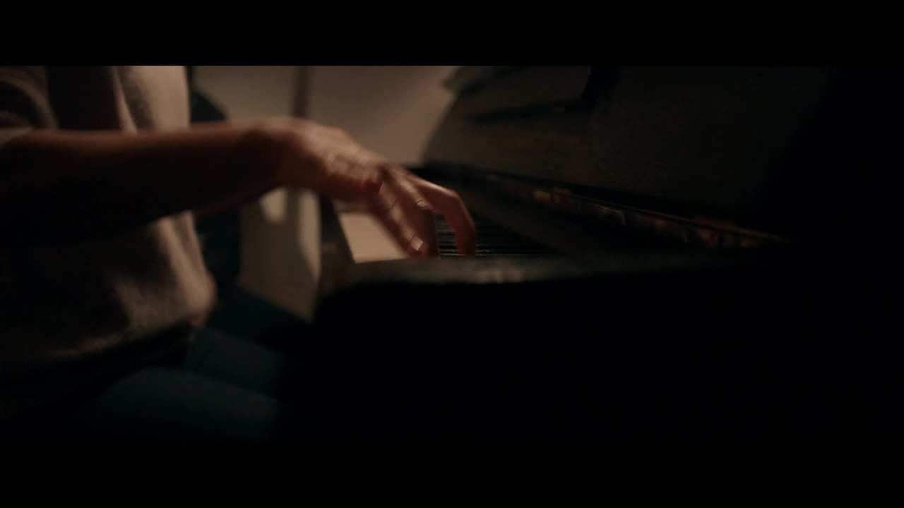 Victoria - Clip Am Klavier (Deutsch) HD