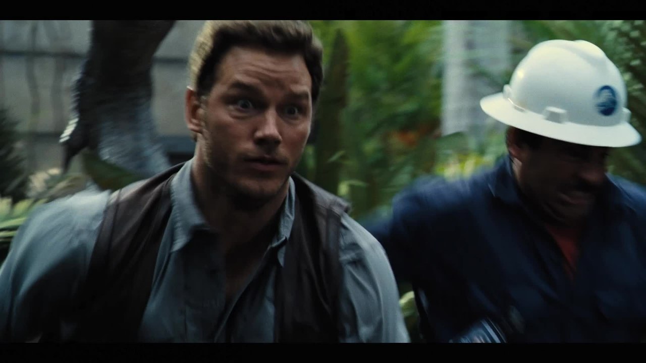 Jurassic World - Clip 03 Owen fluechtet aus dem Indominus Rex Gehege (Deutsch) HD
