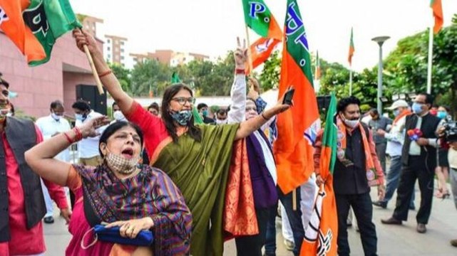 WATCH: BJP workers celebrate victory in Bihar assembly polls