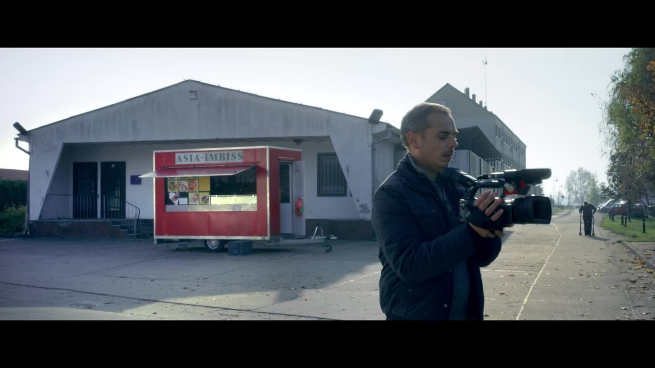 Heil - Clip Reporter Johnny und Wachtmeister Heinze (Deutsch) HD