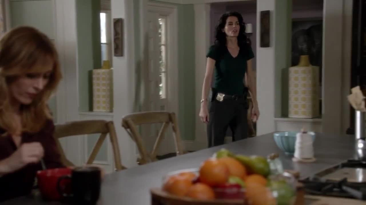 Rizzoli and Isles - S06 E02 Clip (English) HD