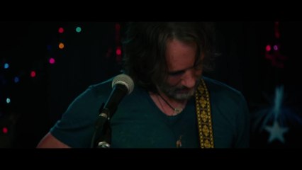 Ricki and the Flash - Clip Drift Away (English) HD