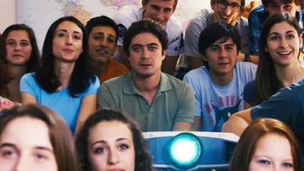 Rot und Blau - Trailer (Deutsche UT) HD