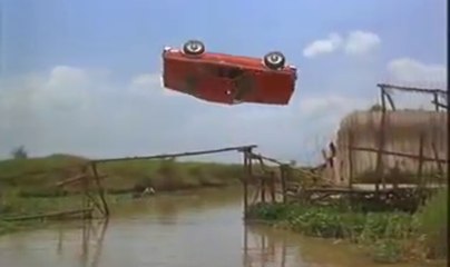 The Man with the Golden Gun - Clip Car Jump (English)