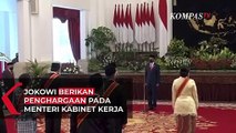 Jokowi Berikan Penghargaan pada Menteri Kabinet Kerja