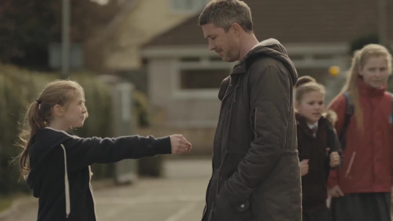 Familienbande - Clip UngewÃ¶hnliche Erziehung (Deutsch) HD