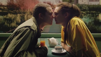 Love - Clip Murphy und Electra im Cafe (Deutsch) HD