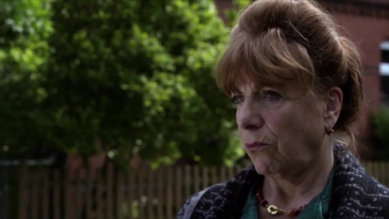 Frau Roggenschaubs Reise - Clip (Deutsch) HD