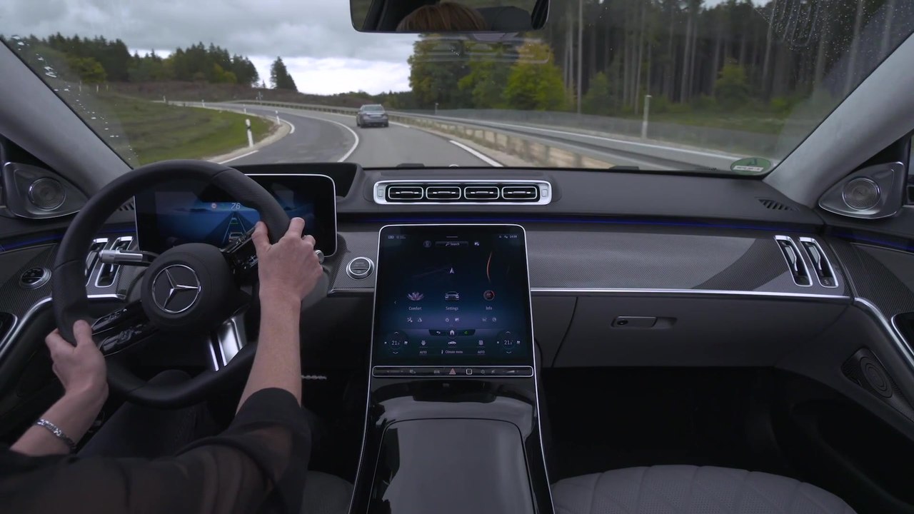 Der Mercedes-Benz S-Klasse Intelligent Drive - Aktiver Abstands-Assistent DISTRONIC