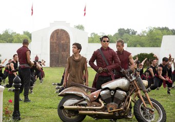 Into the Badlands - S01 E01 Clip (English) HD