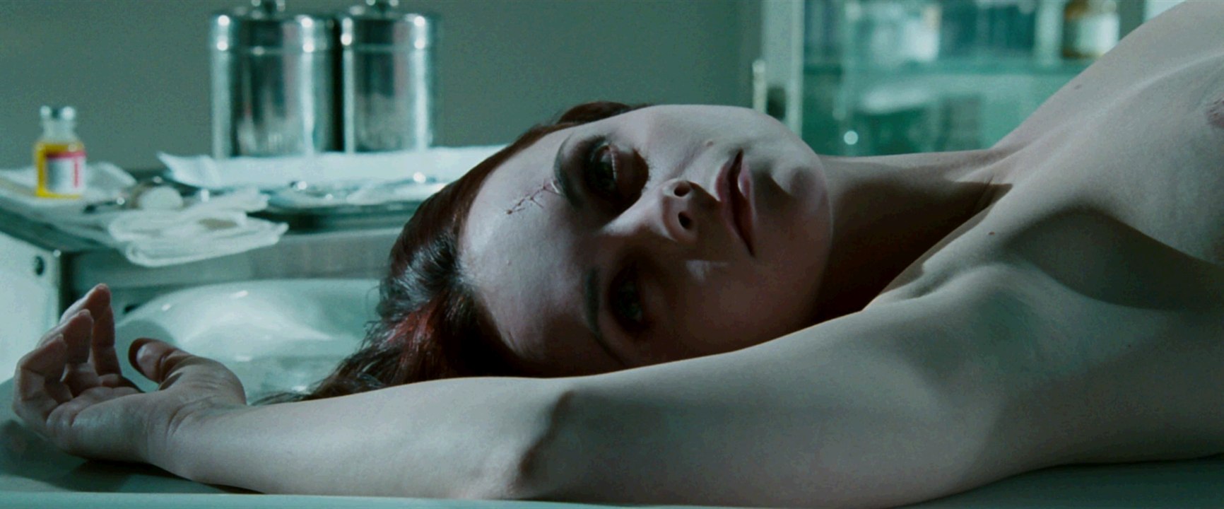 After.Life  - Trailer (Deutsch) HD