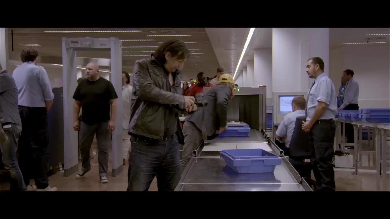 Ich bin tot, macht was draus! - Clip 05 Asche durch den Zoll geschmuggelt (Deutsch) HD