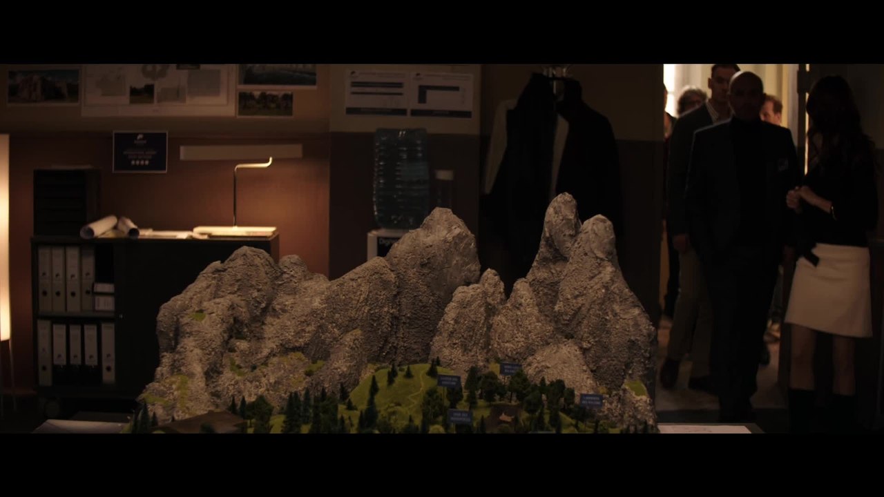 Outside the Box - Clip 02 Bei der Projektvorstellung werden den Unternehmensberatern ihre Handys weggenommen (Deutsch) HD