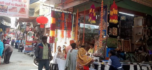 शामली: सप्ताहिक अवकाश पर खुले बाजार जमकर हुई खरीदारी