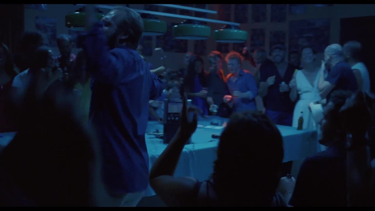 A Bigger Splash - Clip Beim Karaoke (Deutsch) HD