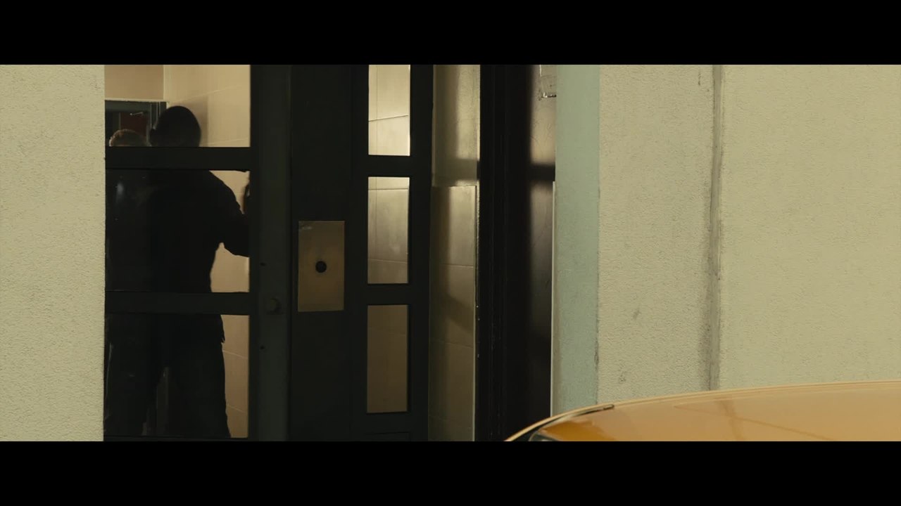 Bastille Day - Clip Gunfight (Deutsch) HD