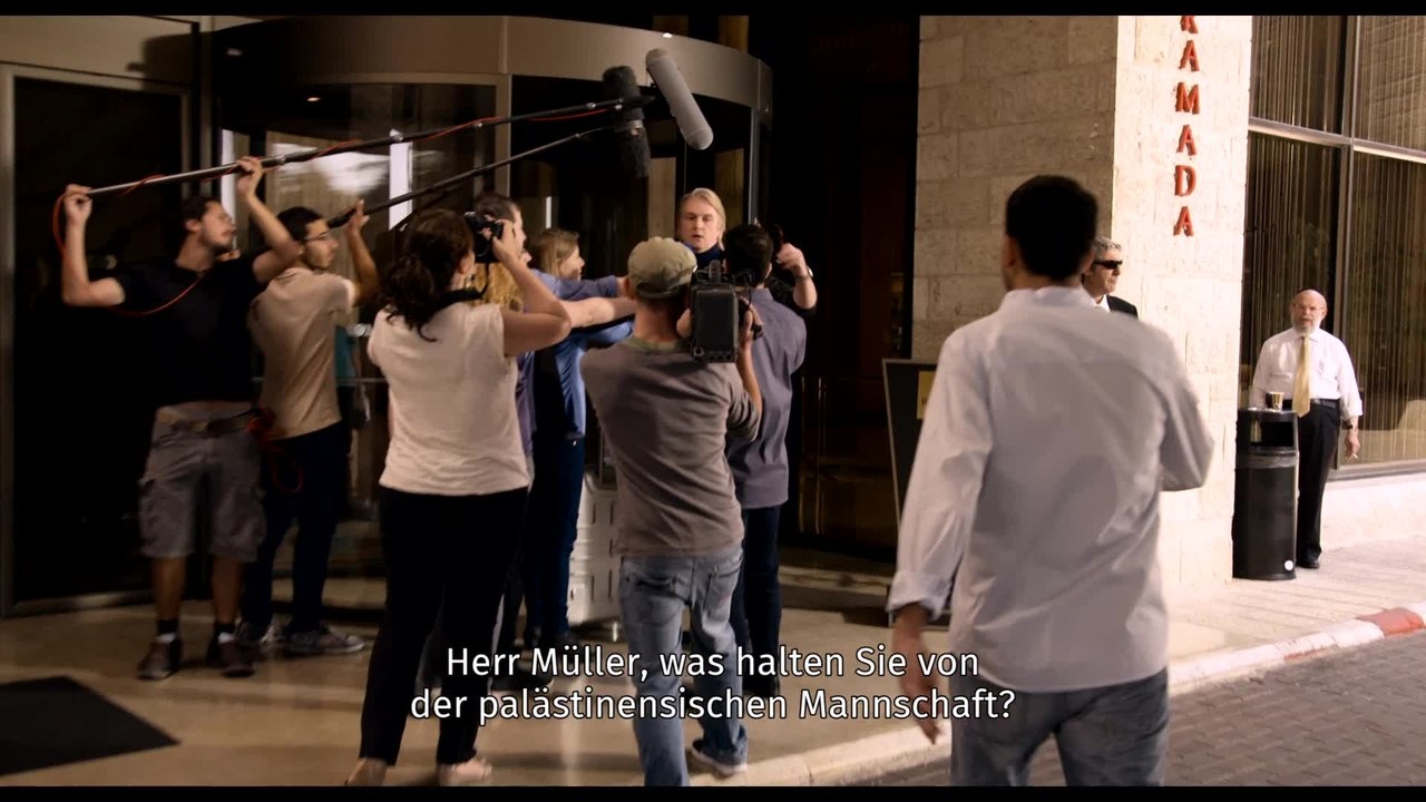 90 Minuten Bei Abpfiff Frieden - Clip 04 (Deutsch) HD