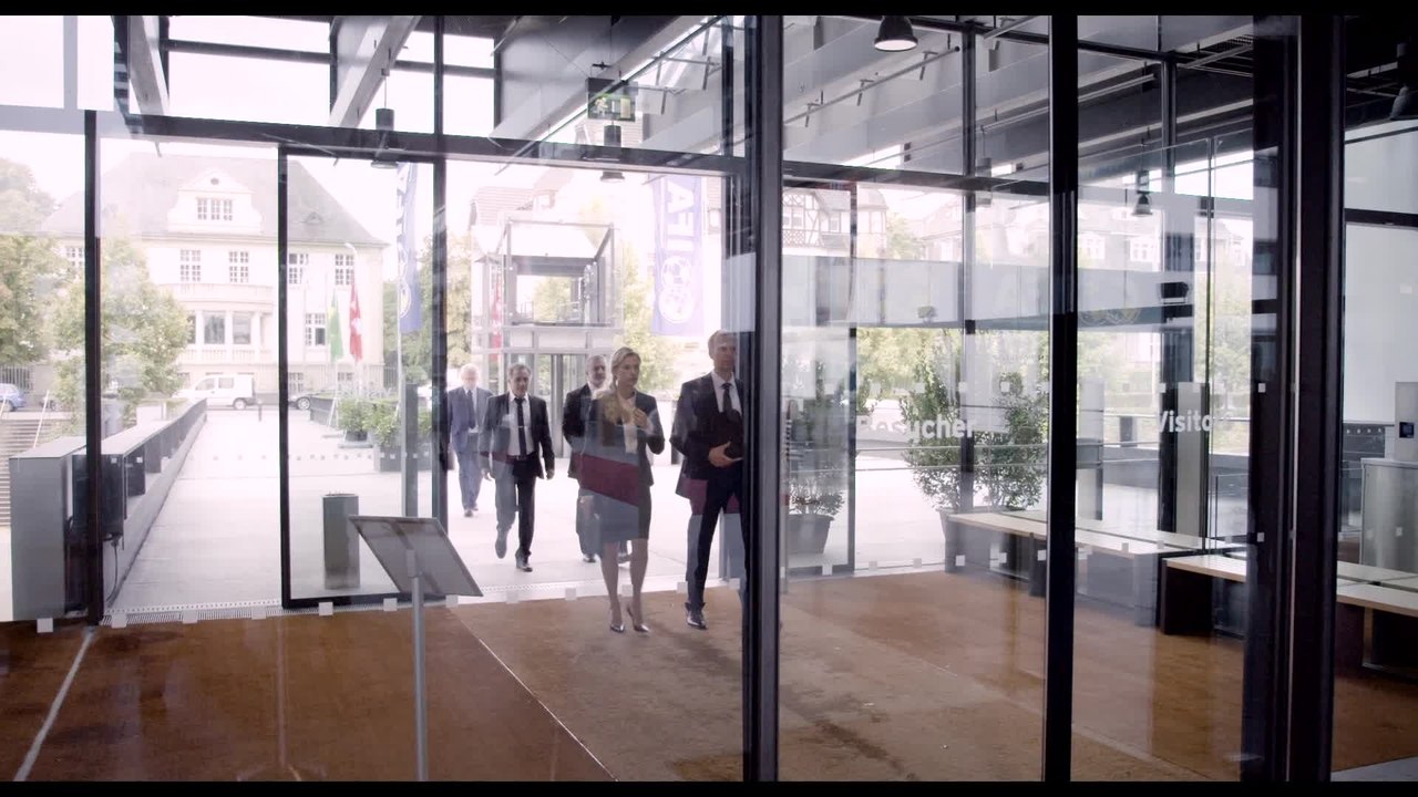 90 Minuten Bei Abpfiff Frieden - Clip 09 (Deutsch) HD