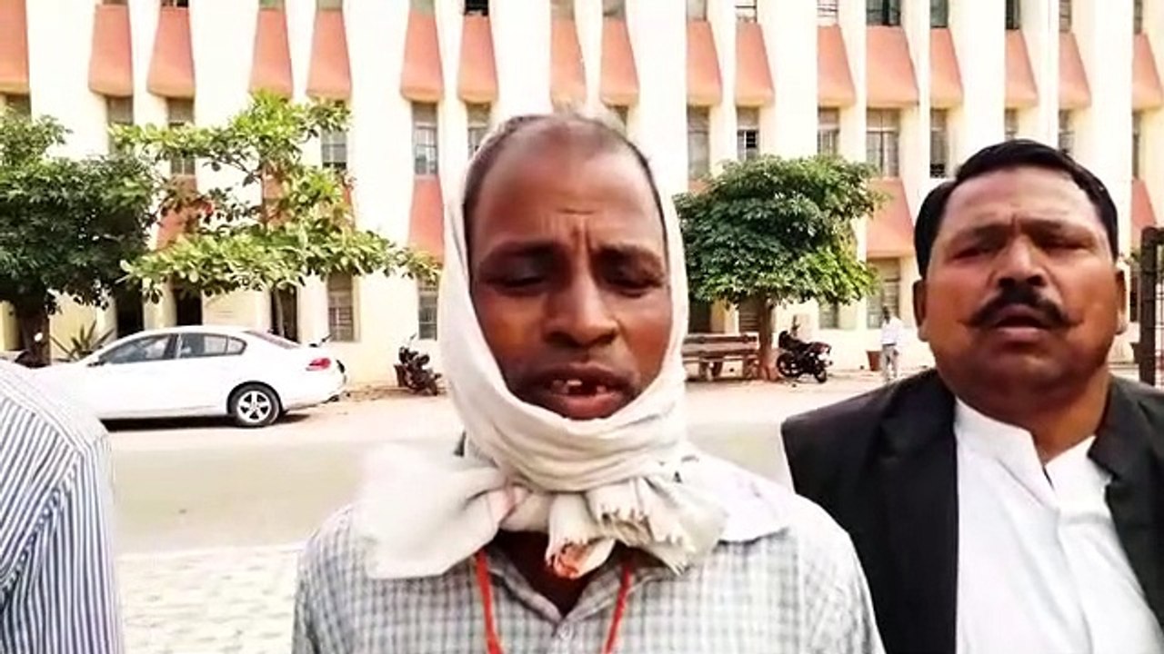 कोहोड़ीया निवासी पहुचे मन्दिर पर कब्जे करने वालो की शिकायत करने कलेक्टर कार्यालय