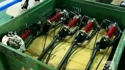 How Its Made - 660 Vespa Scooters