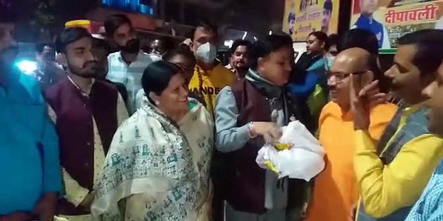 चुनावों की जीत को भाजपाइयों ने बताया गरीबों और सत्य की जीत, मिठाई बांटकर खुशियां मनाई