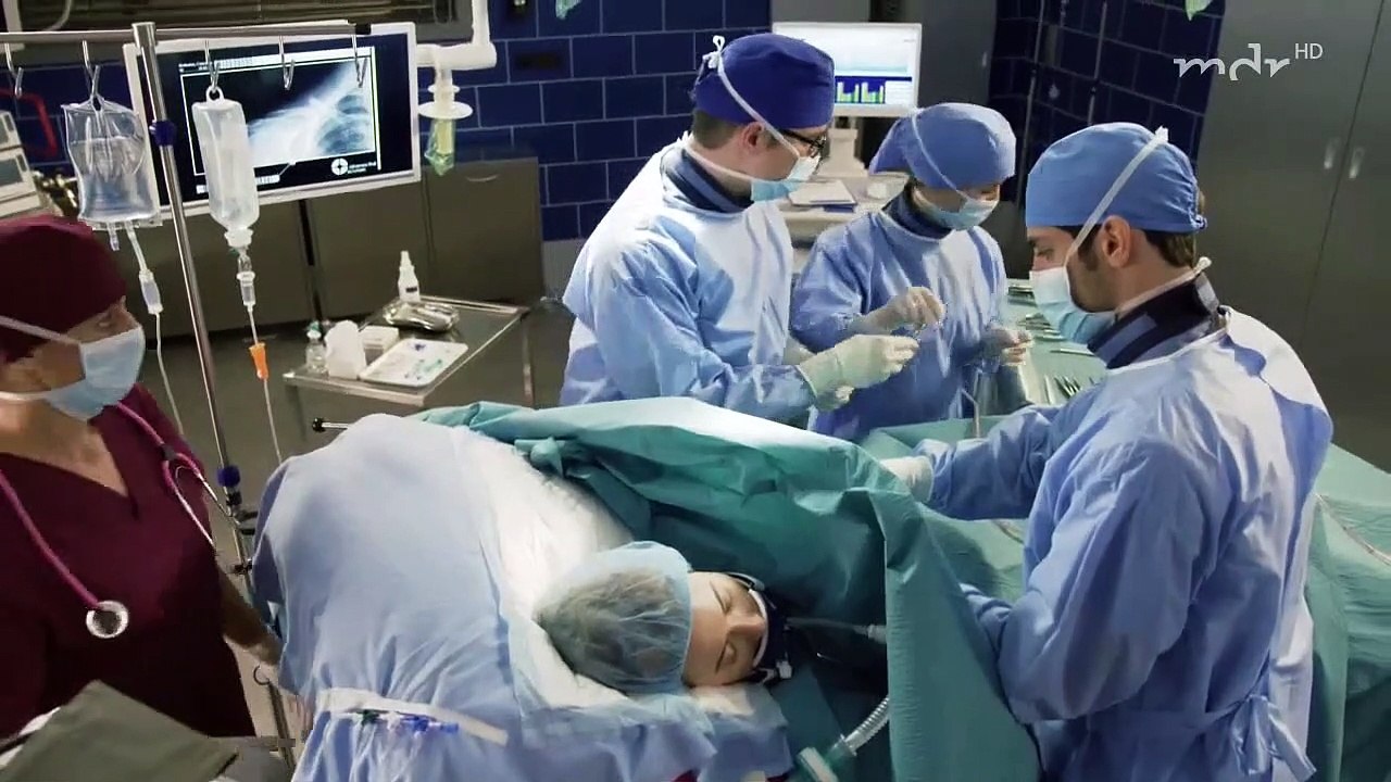 Schöner Schein (52) - In aller Freundschaft - Die jungen Ärzte