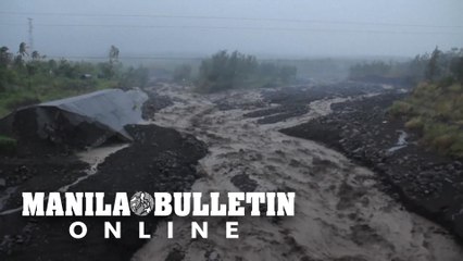 Mudflow as Typhoon 'Ulysses' hits Philippines